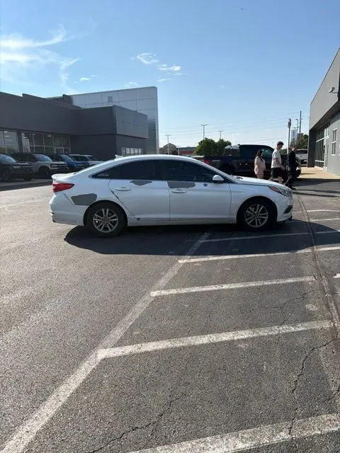2017 Hyundai Sonata Base photo 4