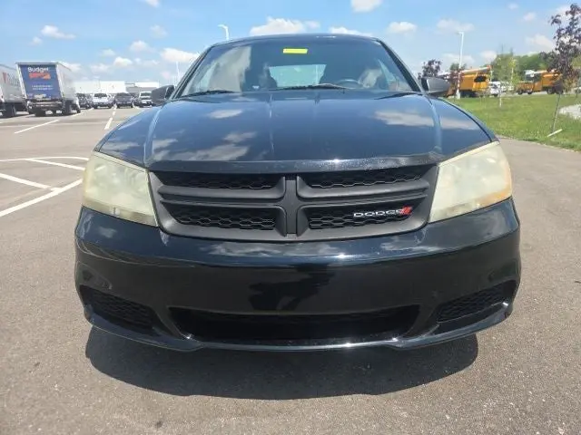 2013 Dodge Avenger SE photo 3