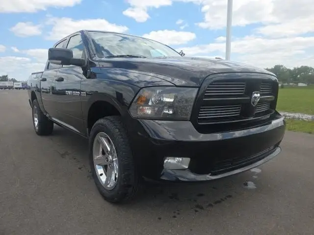 2012 RAM 1500 Sport 4x4 Crew Cab photo 1