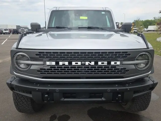 2022 Ford Bronco Badlands 4x4 photo 3