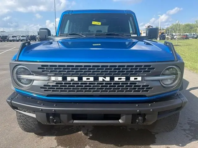 2023 Ford Bronco Badlands 4WD photo 3