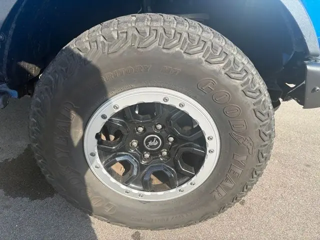 2023 Ford Bronco Badlands 4WD photo 4