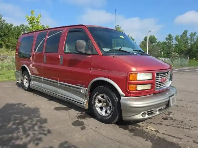 2002 GMC Savana 1500's photo
