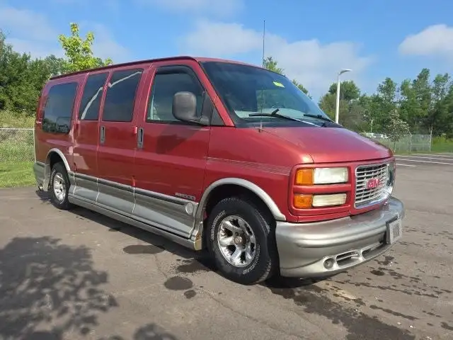 2002 GMC Savana 1500's photo