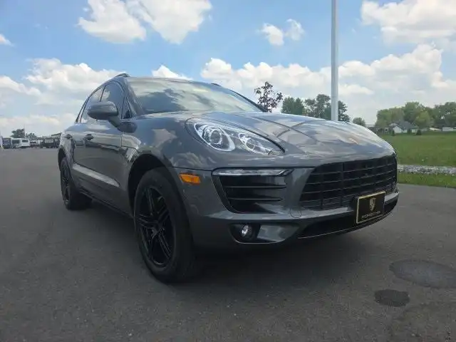 2016 Porsche Macan S's photo