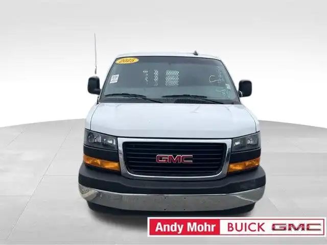 2025 GMC Savana Work Van's photo