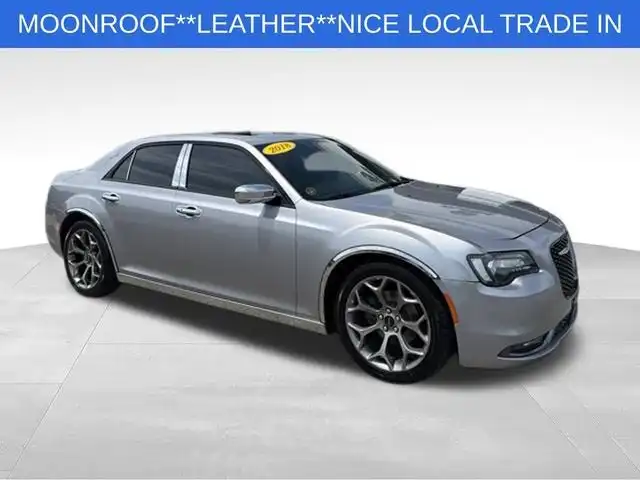 2018 Chrysler 300 S's photo