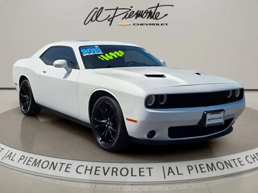 2018 Dodge Challenger SXT Plus's photo