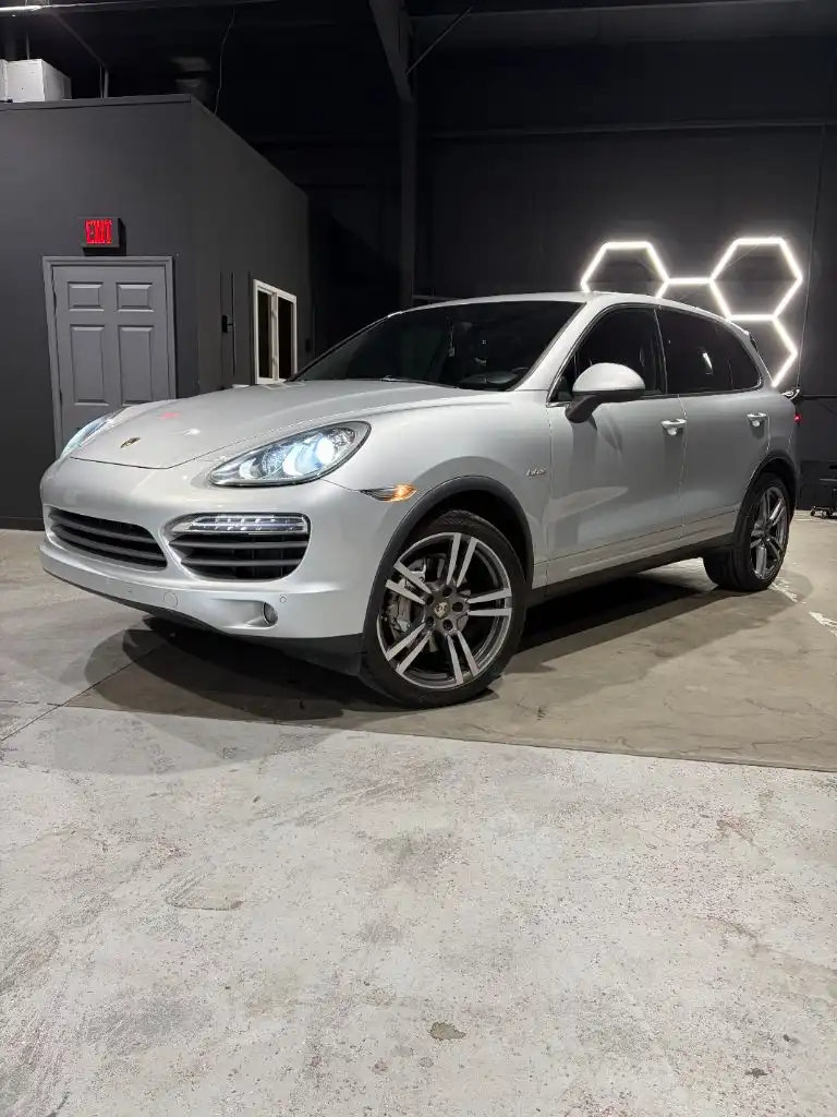 2013 Porsche Cayenne S Hybrid's photo