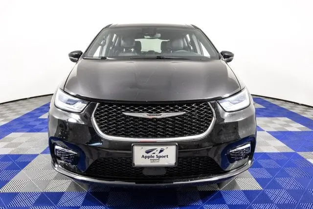 2025 Chrysler Pacifica Select photo 3