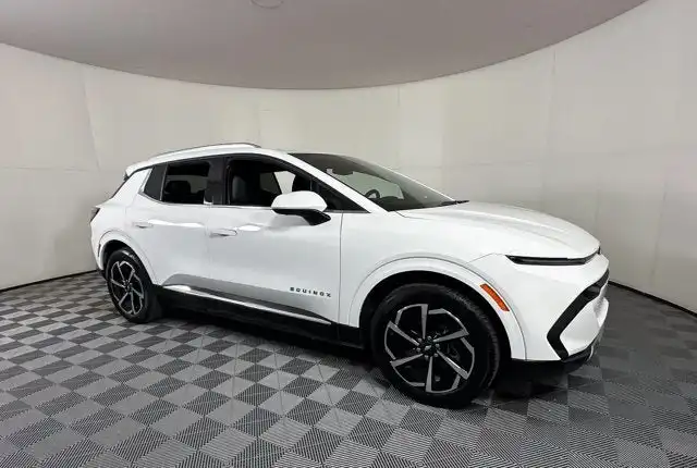 2024 Chevrolet Equinox EV 2LT FWD's photo