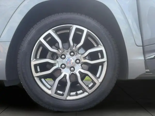 2023 GMC Terrain Denali AWD photo 3