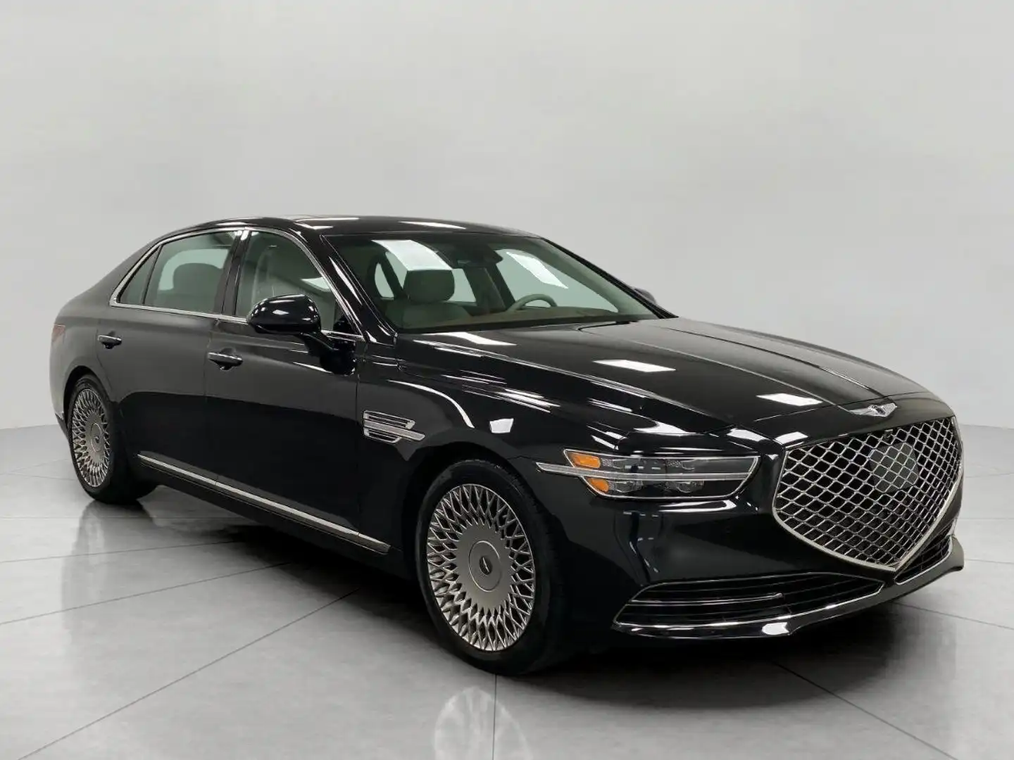 2022 Genesis G90 5.0 Ultimate AWD's photo
