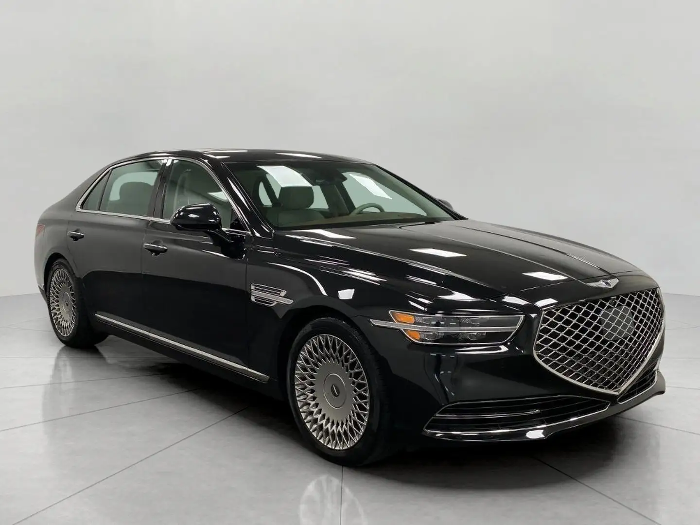 2022 Genesis G90 5.0 Ultimate AWD photo 1