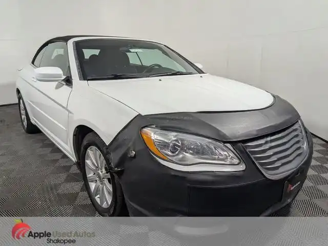 2012 Chrysler 200 Touring Convertible's photo