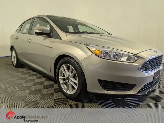 2015 Ford Focus Sedan SE's photo