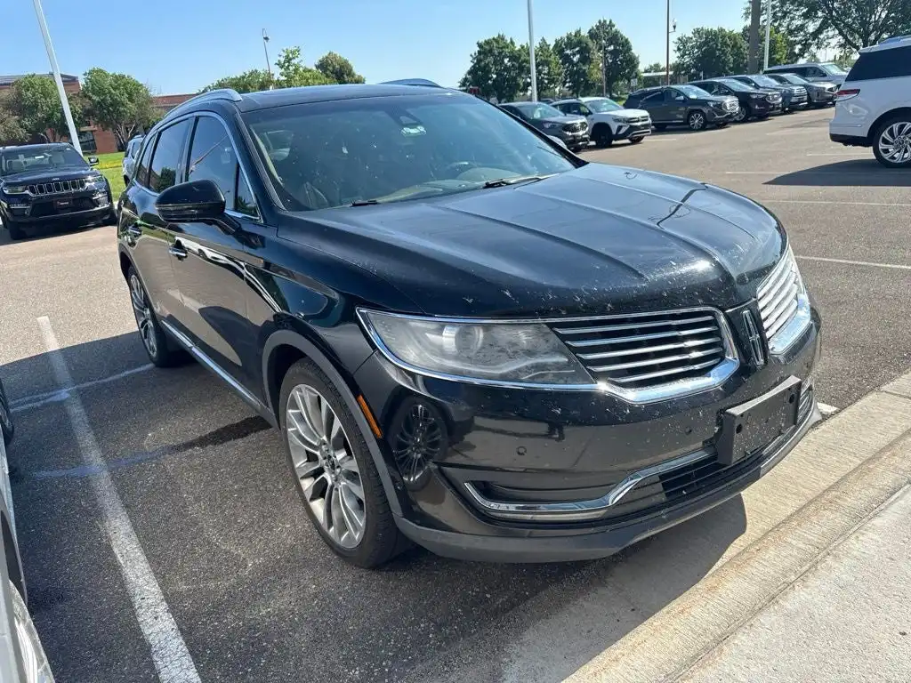 2017 Lincoln MKX Reserve FWD's photo