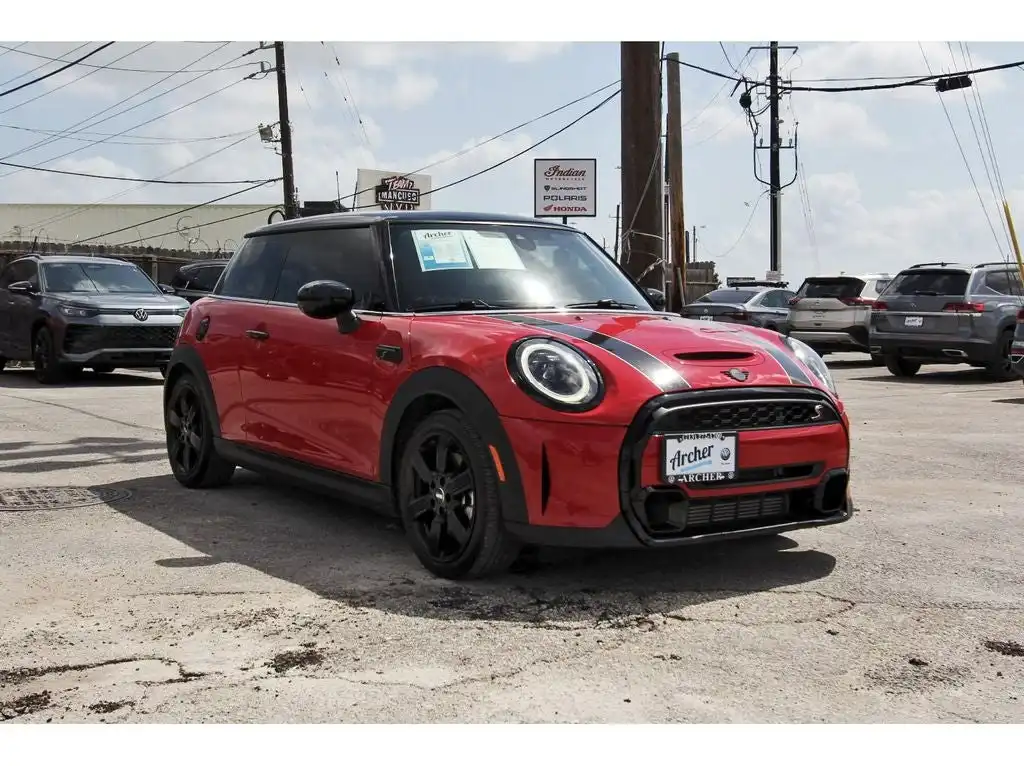2022 MINI Hardtop Cooper S's photo