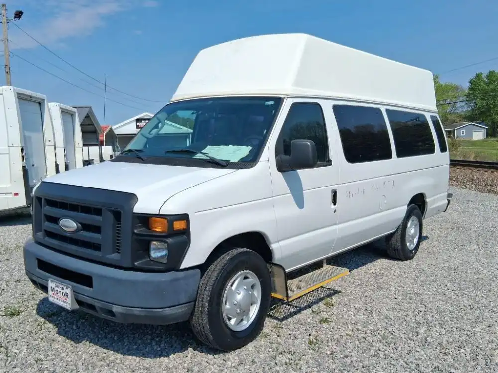 2014 Ford E-Series E-350 Super Duty Extended's photo