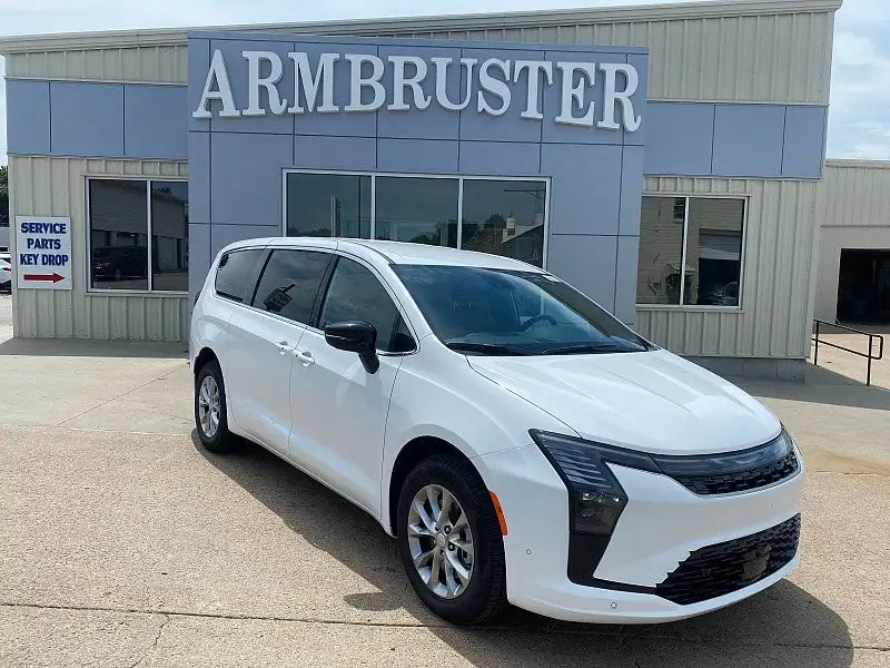 2027 Chrysler Pacifica Select AWD's photo
