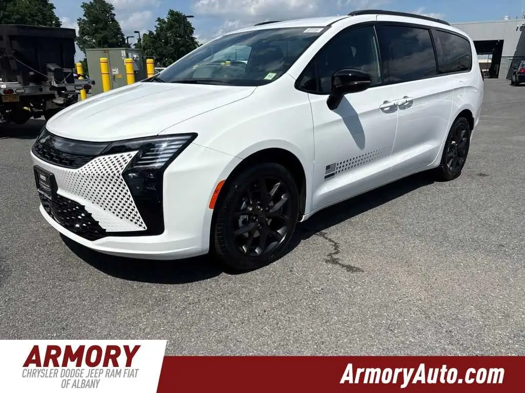 2027 Chrysler Pacifica Select photo 1
