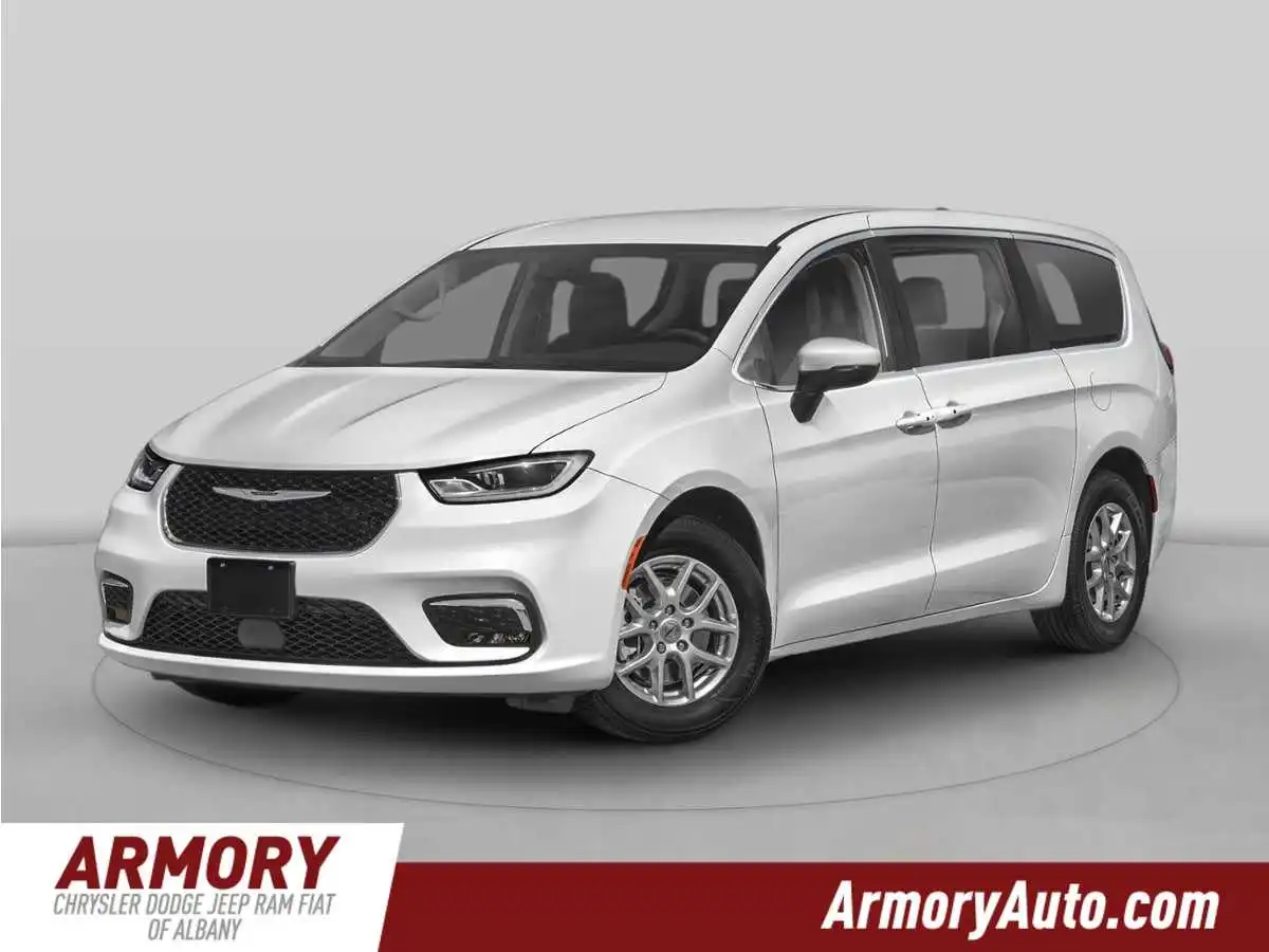 2024 Chrysler Pacifica Touring L's photo