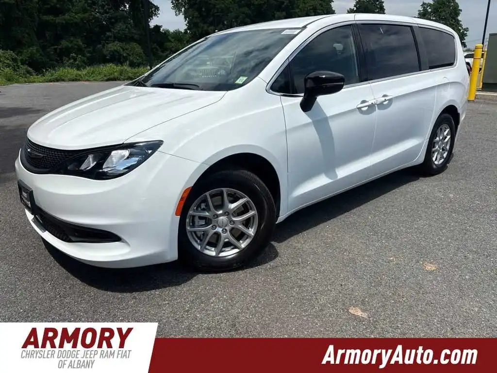 2027 Chrysler Voyager LX's photo