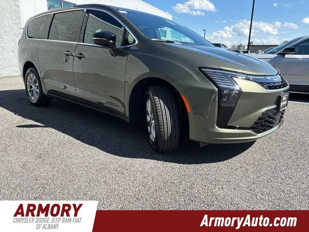2027 Chrysler Pacifica Select AWD photo 3