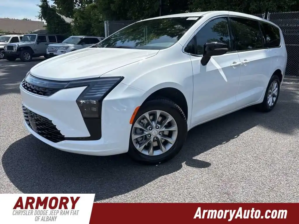 2027 Chrysler Pacifica Select AWD's photo