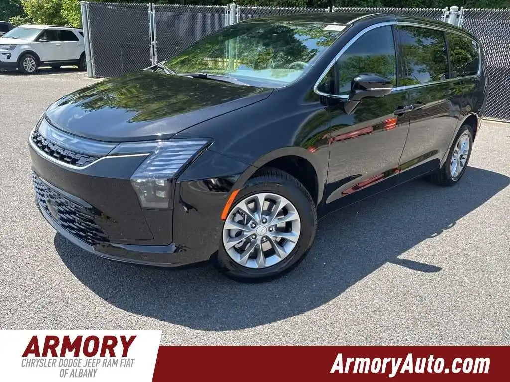 2027 Chrysler Pacifica Select AWD's photo