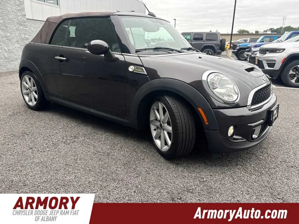 2015 MINI Cooper S photo 3