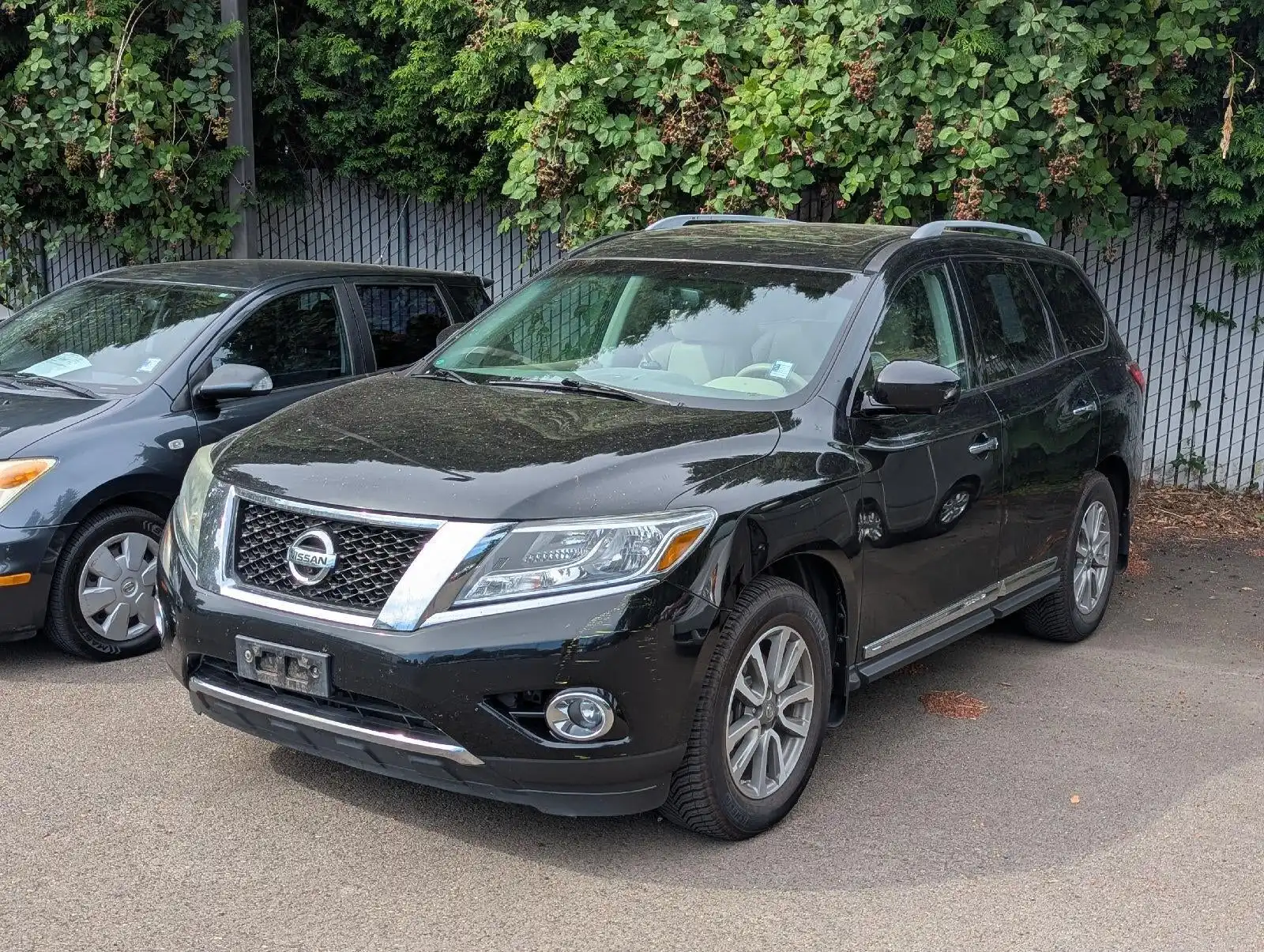 2015 Nissan Pathfinder SL 4WD's photo