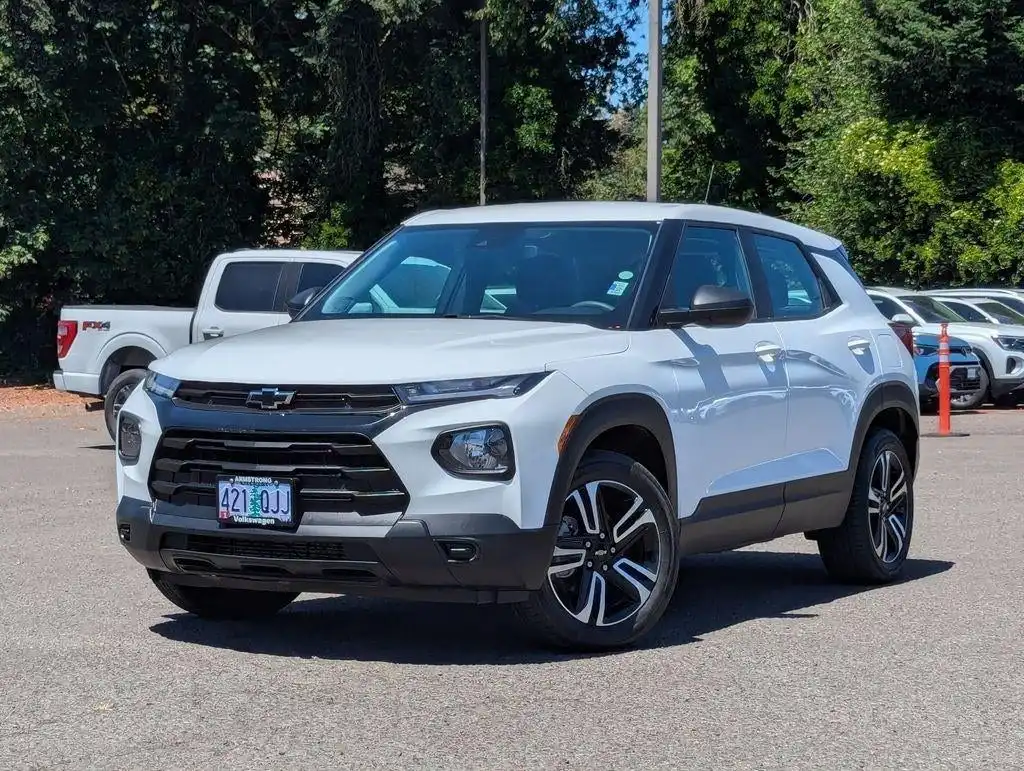 2022 Chevrolet Trailblazer LS AWD's photo