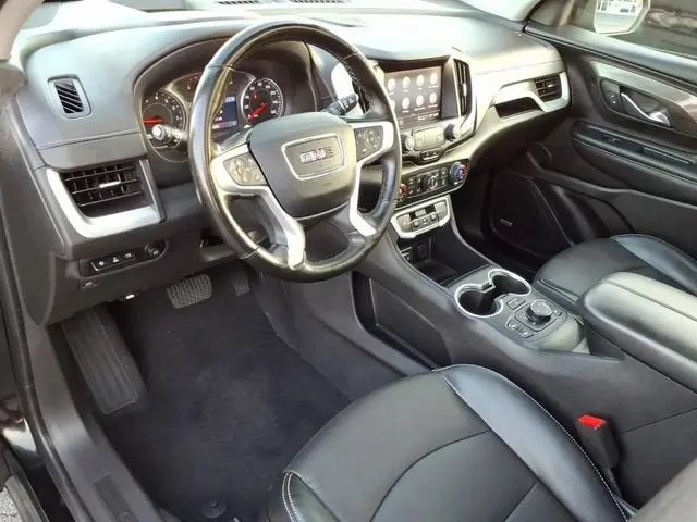 2023 GMC Terrain SLT AWD photo 3