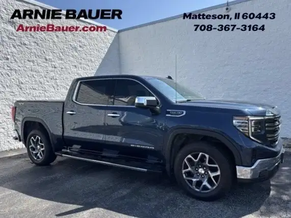 2022 GMC Sierra 4WD Crew Cab Short Box SLT's photo