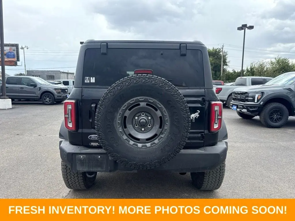 2025 Ford Bronco Outer Banks 4WD photo 3