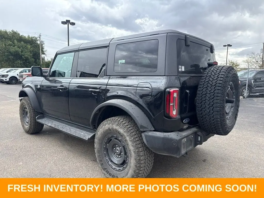 2025 Ford Bronco Outer Banks 4WD photo 4