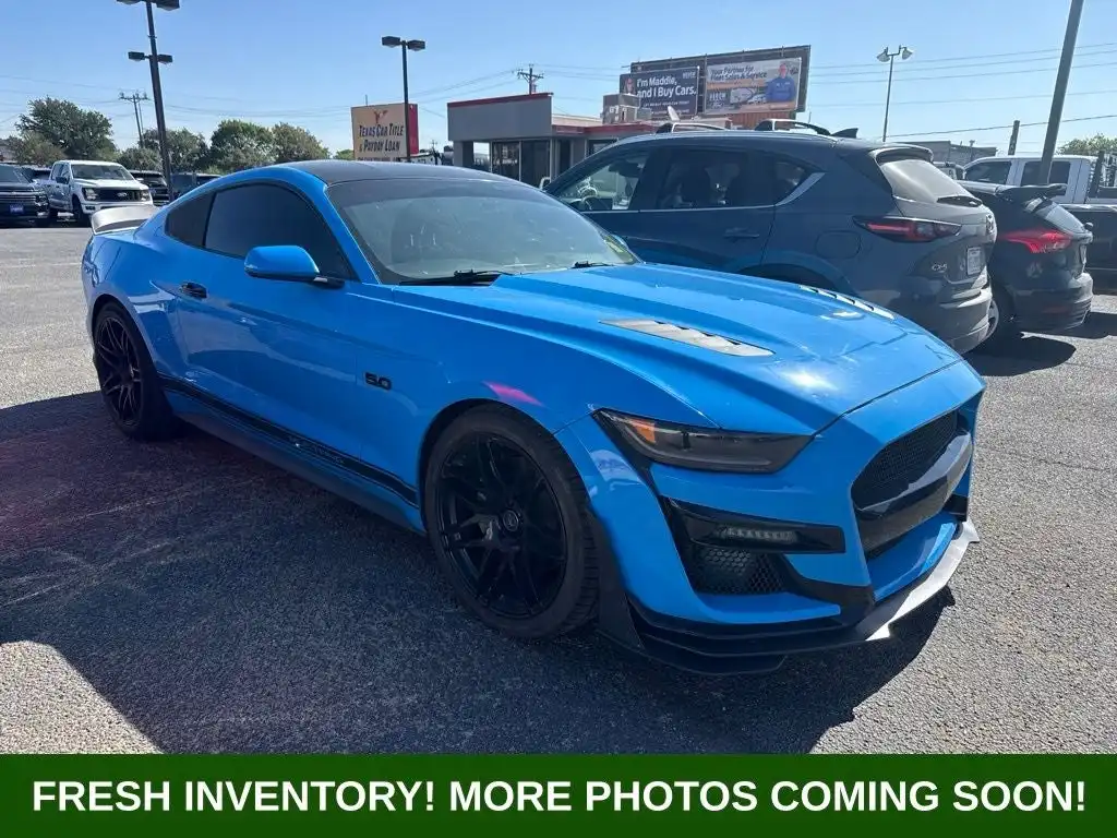 2017 Ford Mustang GT Coupe's photo