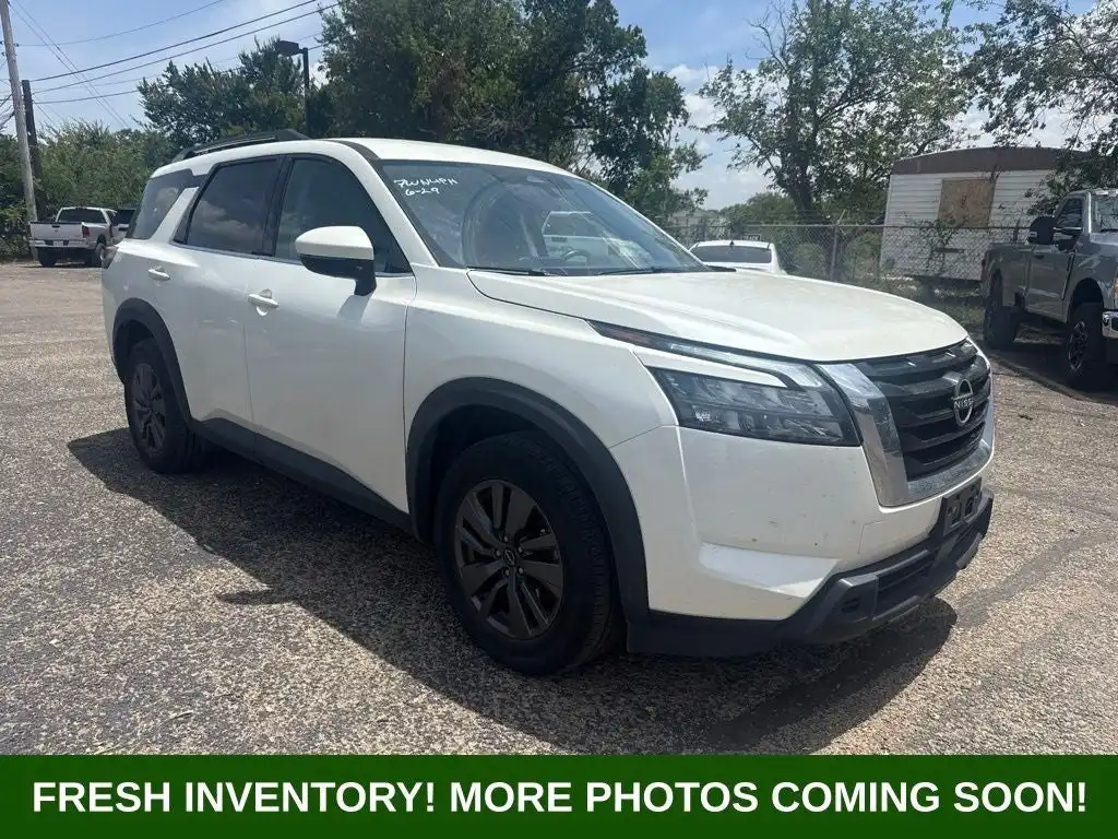 2024 Nissan Pathfinder SV 2WD's photo
