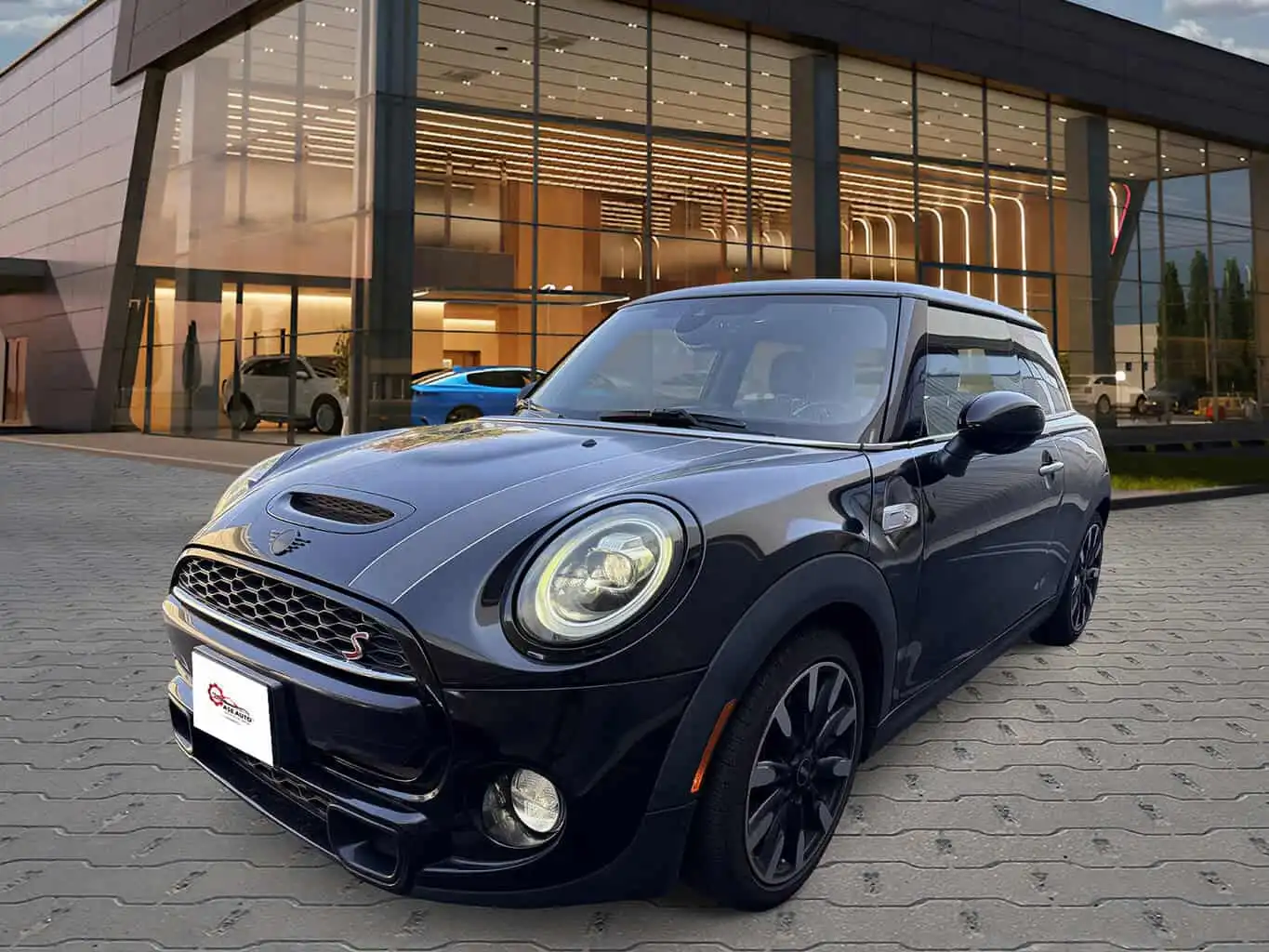2019 MINI Hardtop Cooper S Iconic's photo
