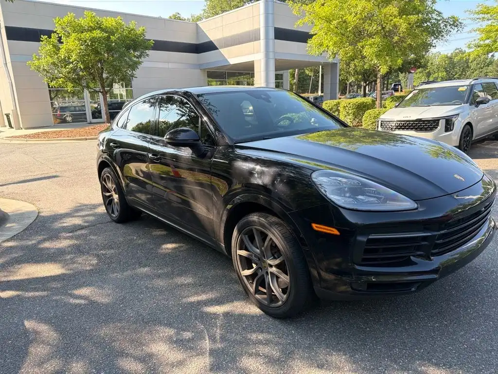 2020 Porsche Cayenne S's photo