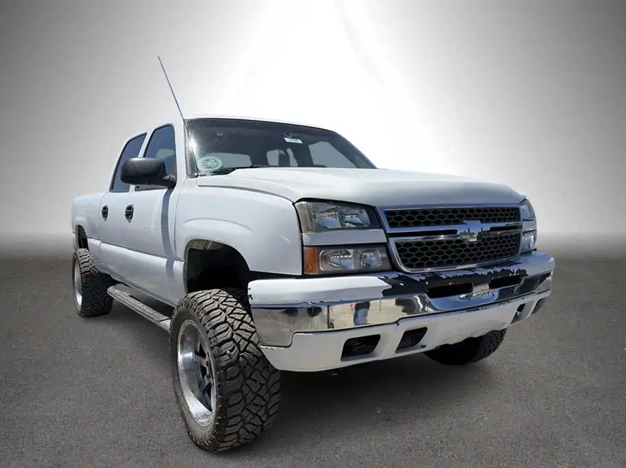 2003 Chevrolet Silverado HD LS 4X4 Crew Cab SWB's photo