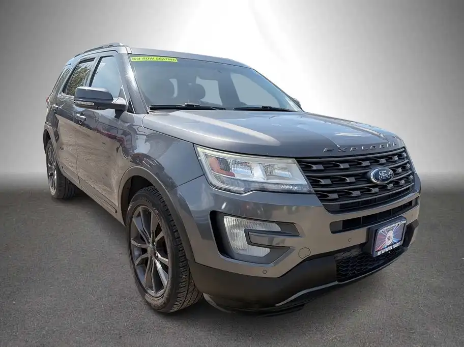 2017 Ford Explorer XLT 4WD's photo