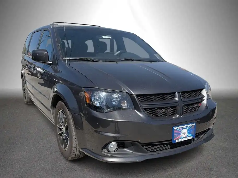 2016 Dodge Grand Caravan R/T's photo