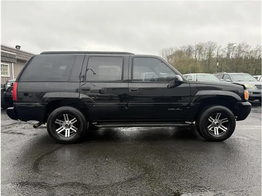 1999 GMC Yukon DENALI's photo