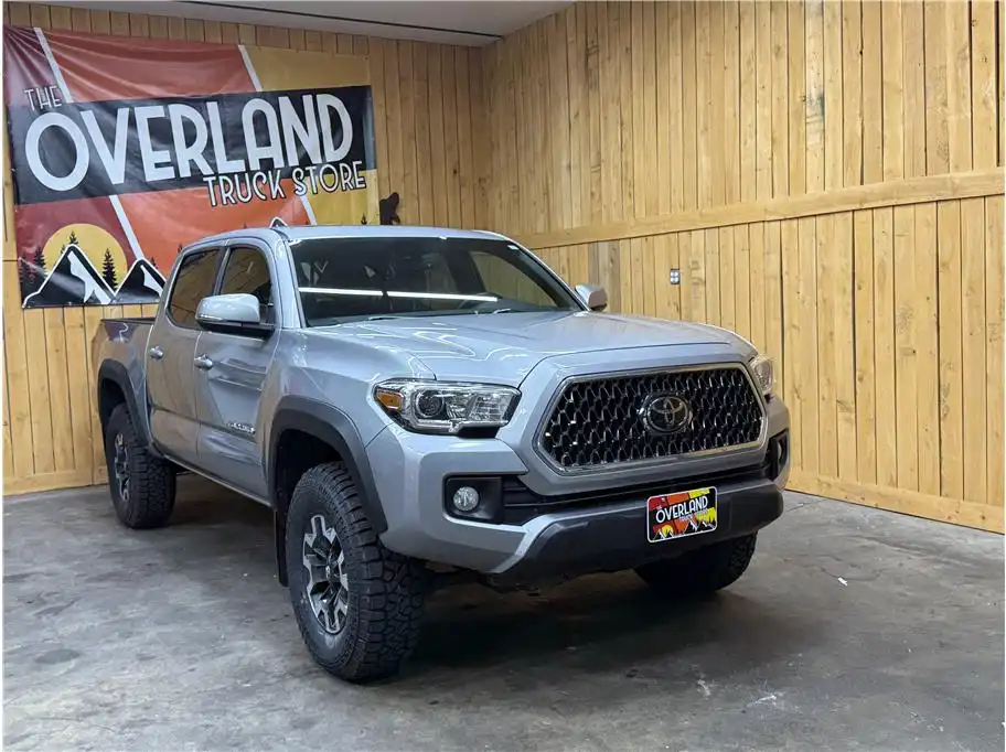 2019 Toyota Tacoma TRD Off-Road Double Cab 4WD V6 MT Short Bed's photo