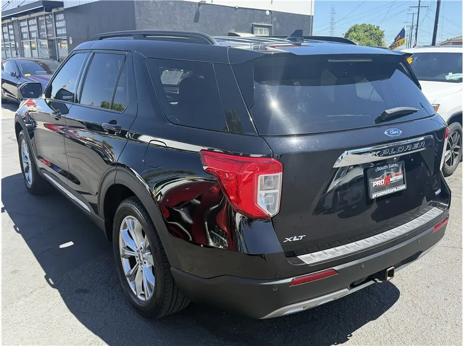 2020 Ford Explorer XLT 4WD photo 4