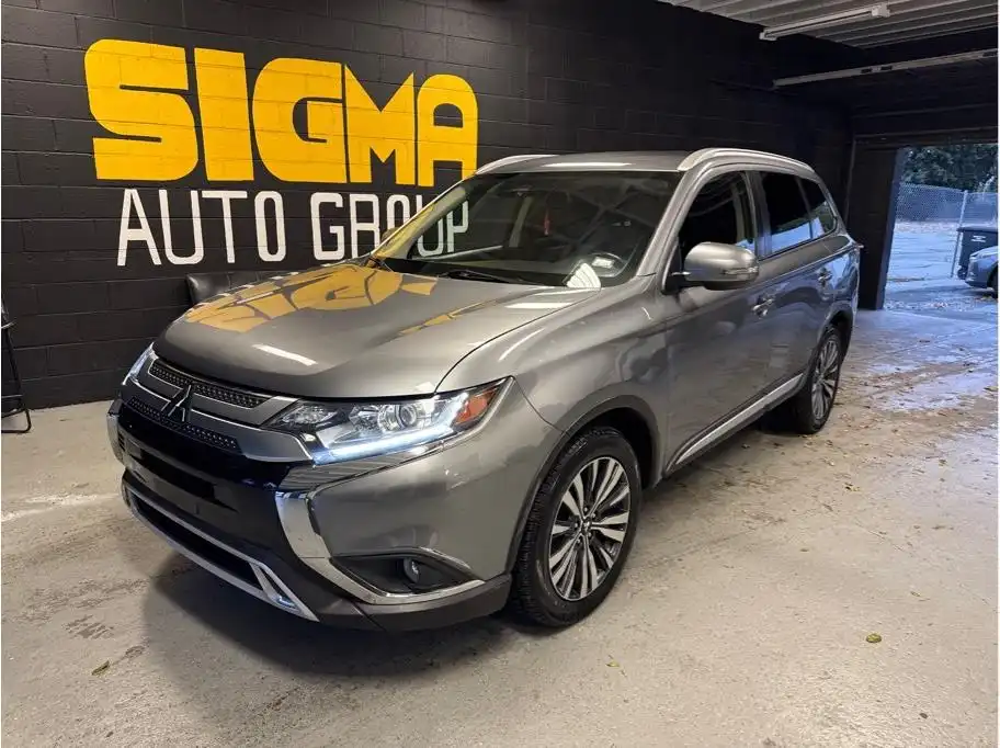 2020 Mitsubishi Outlander SEL FWD's photo