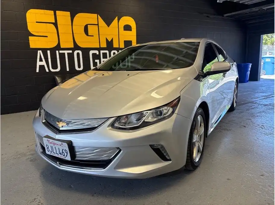 2017 Chevrolet Volt LT's photo
