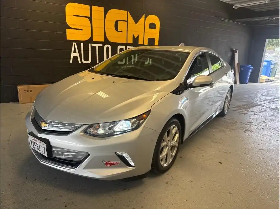2017 Chevrolet Volt Premier's photo